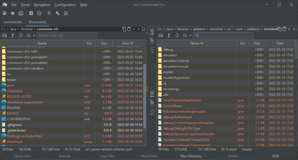 File manager Ant Commander Pro with tables listing files